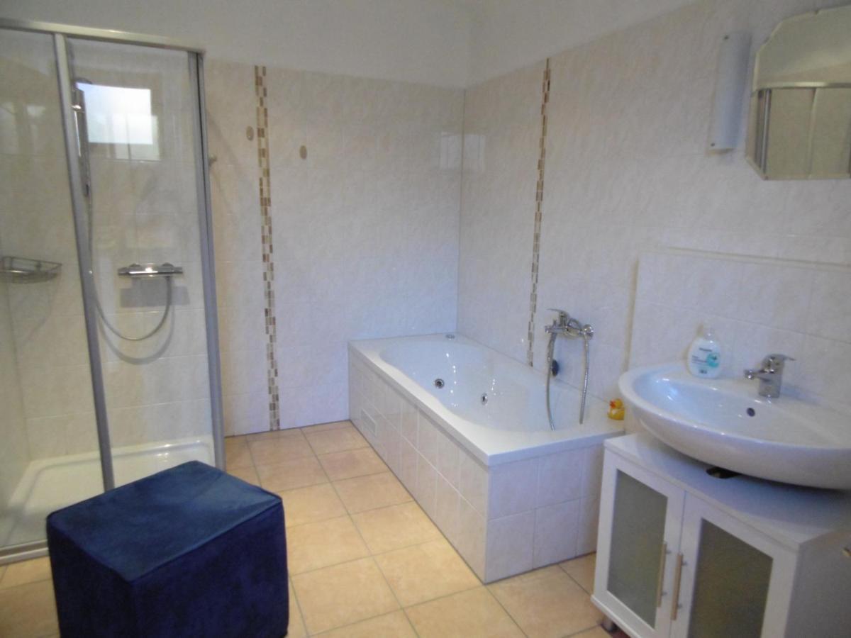 Ferienwohnung Schaefer Waldbreitbach Bagian luar foto
