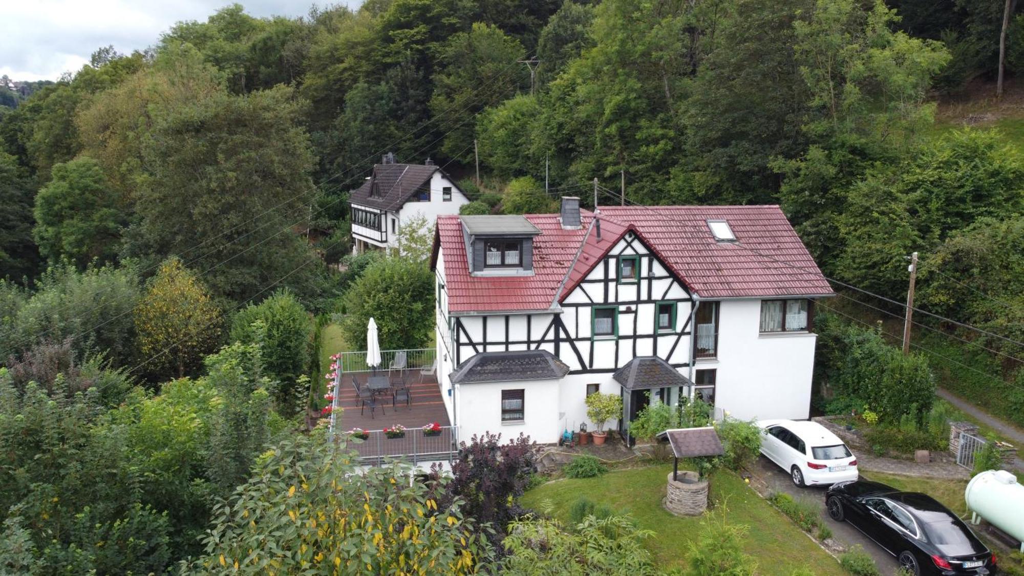 Ferienwohnung Schaefer Waldbreitbach Bagian luar foto